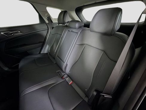 Used 2023 Kia Sportage EX image 23