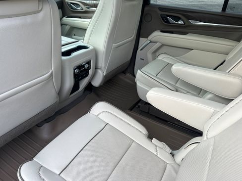 Used 2021 GMC Yukon Denali image 11