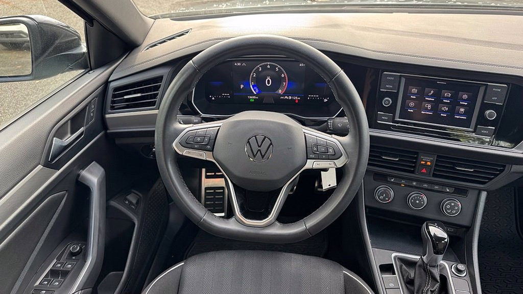 Used 2024 Volkswagen Jetta Sport FWD image 11