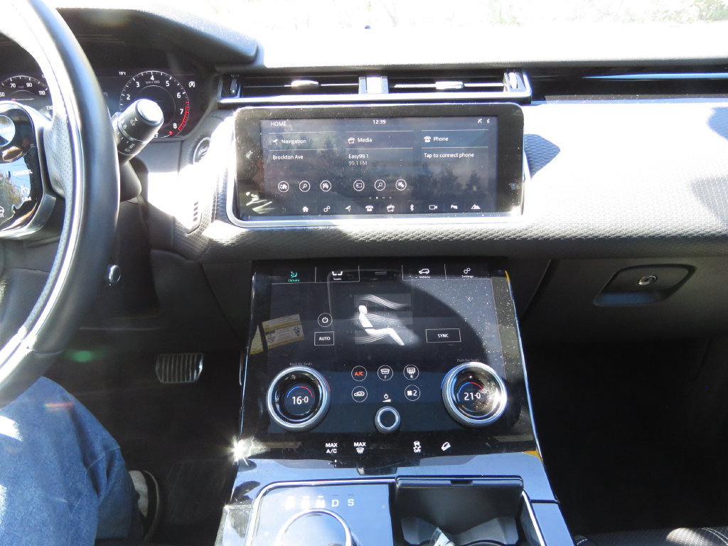 Used 2018 Land Rover Range Rover Velar R-Dynamic SE AWD/4WD image 27