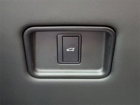 Certified 2023 Land Rover Range Rover SE image 33