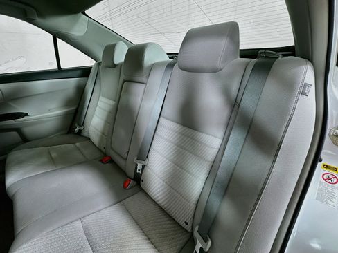 Used 2016 Toyota Camry LE FWD image 22