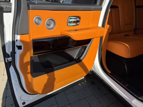 Certified 2024 Rolls-Royce Cullinan w/ Dark Exterior Package AWD/4WD image 48