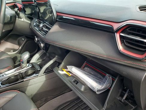 Used 2024 Chevrolet TrailBlazer RS w/ Convenience Package image 31