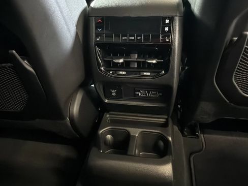Certified 2025 Jeep Grand Cherokee L Limited w/ Trailer Tow Package AWD/4WD image 20