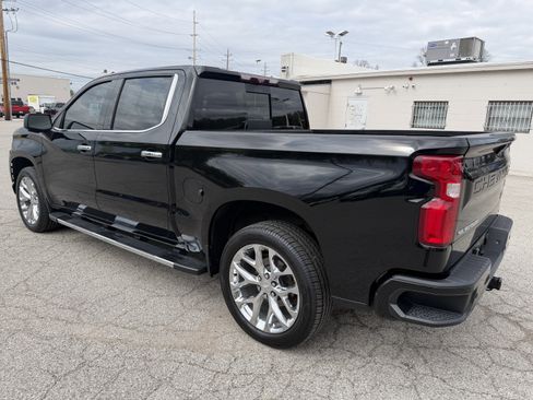 Used 2020 Chevrolet Silverado 1500 High Country w/ Technology Package image 5