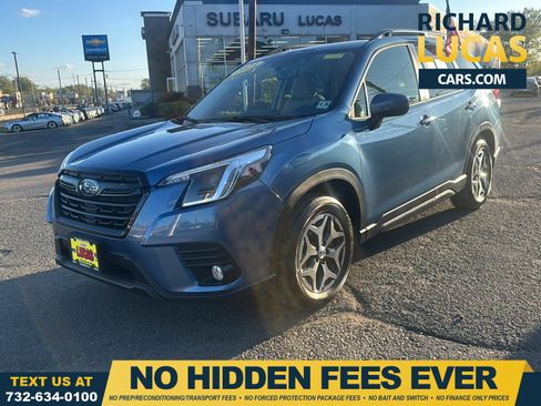Used 2023 Subaru Forester Premium AWD/4WD image 1
