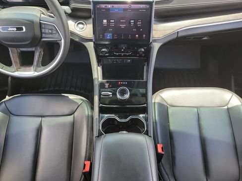 Used 2023 Jeep Grand Cherokee Limited AWD/4WD image 21