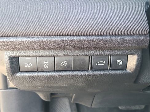 Used 2025 Toyota Camry LE image 24