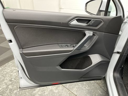 Used 2019 Volkswagen Tiguan SEL Premium R-Line FWD image 7