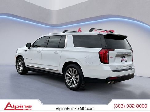 Used 2022 GMC Yukon XL Denali w/ Denali Premium Package image 3
