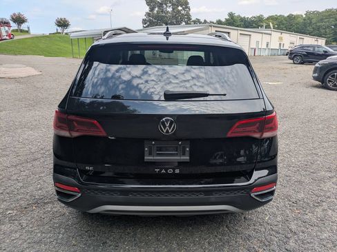 Certified 2024 Volkswagen Taos SE FWD image 5