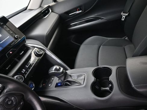 Used 2022 Toyota Venza LE AWD/4WD image 17