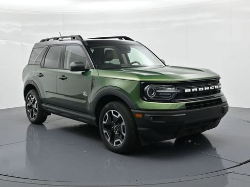 Used 2023 Ford Bronco Sport Outer Banks w/ Tech Package AWD/4WD image 4