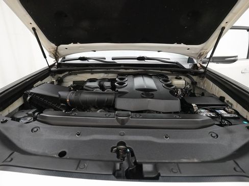 Used 2018 Toyota 4Runner Limited image 3