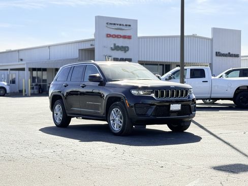 New 2025 Jeep Grand Cherokee 4WD image 3