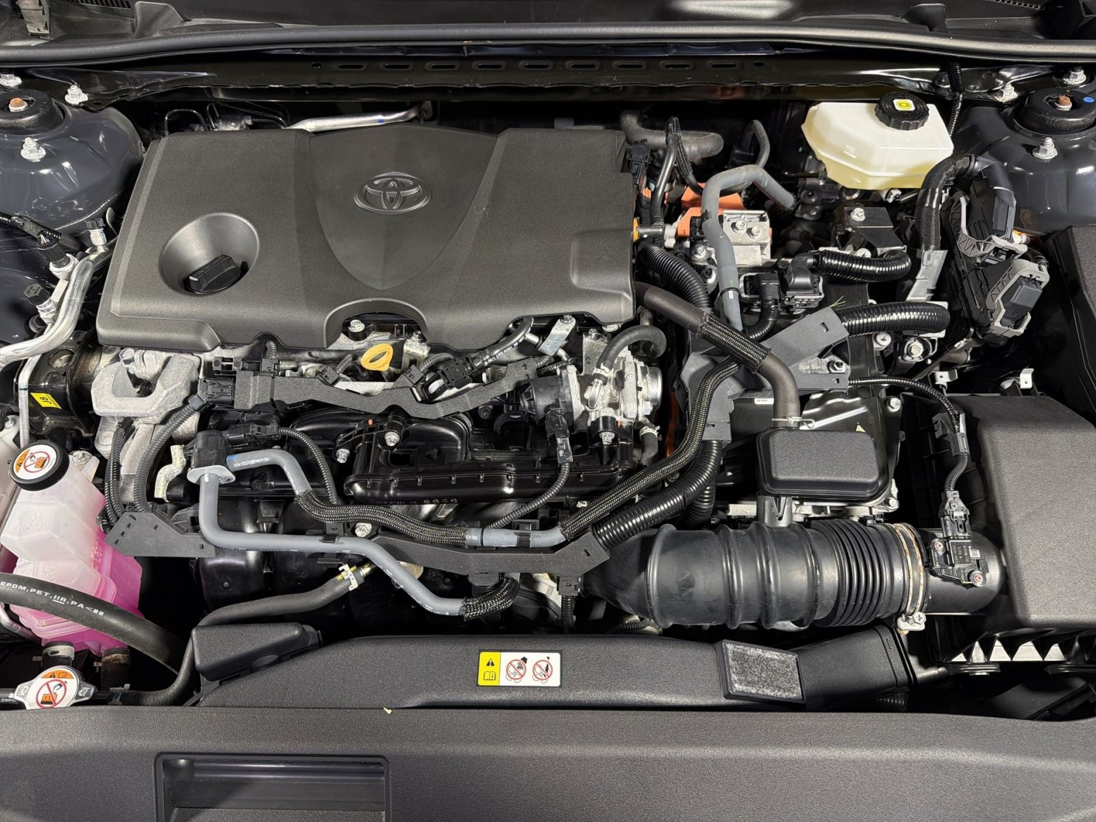 Used 2025 Toyota Camry SE FWD image 30