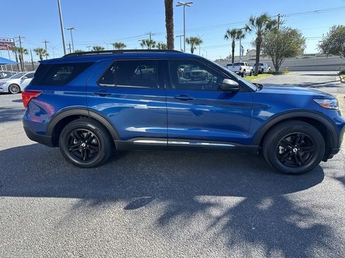 Used 2022 Ford Explorer XLT w/ Class IV Trailer Tow Package image 7