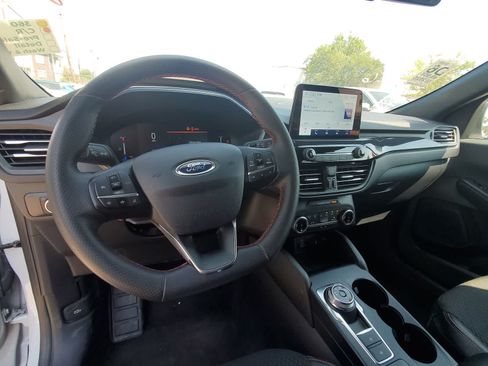 Used 2025 Ford Escape ST-Line FWD image 13