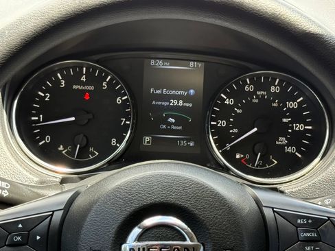 Used 2017 Nissan Rogue S w/ S Appearance Package FWD image 8