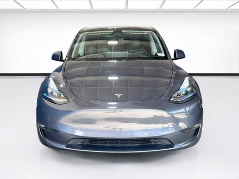 Used 2023 Tesla Model Y Long Range AWD/4WD image 2