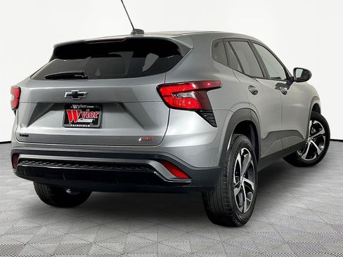 Used 2024 Chevrolet Trax RS w/ Driver Confidence Package FWD image 6