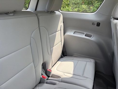 Used 2023 GMC Acadia SLT w/ Preferred Package AWD/4WD image 42