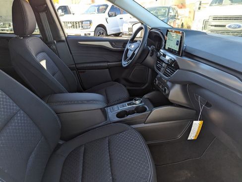New 2025 Ford Escape Active image 36