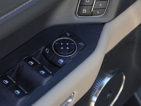 Used 2024 Ford Expedition Limited image 23