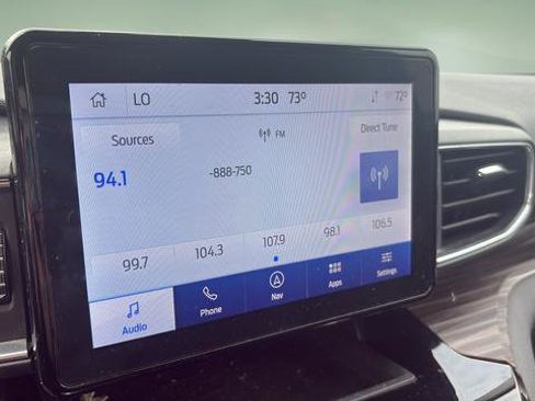 Used 2022 Ford Explorer Limited w/ Equipment Group 301A AWD/4WD image 19