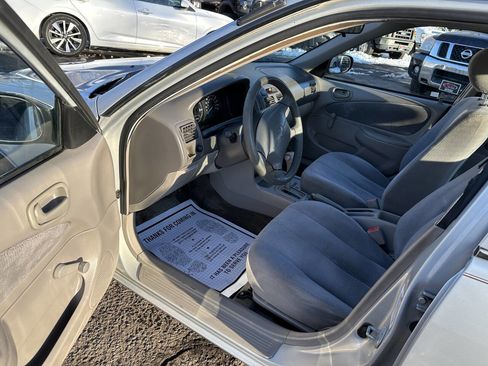 Used 2002 Toyota Corolla LE image 12