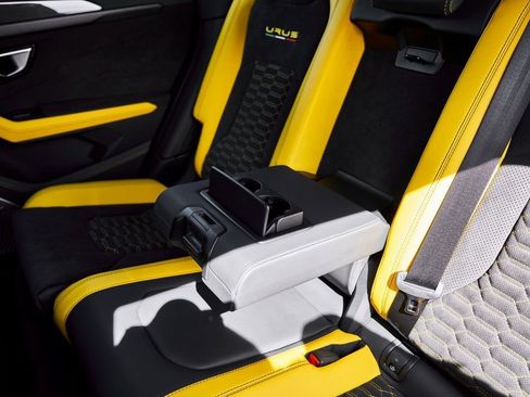 Used 2021 Lamborghini Urus AWD/4WD image 49