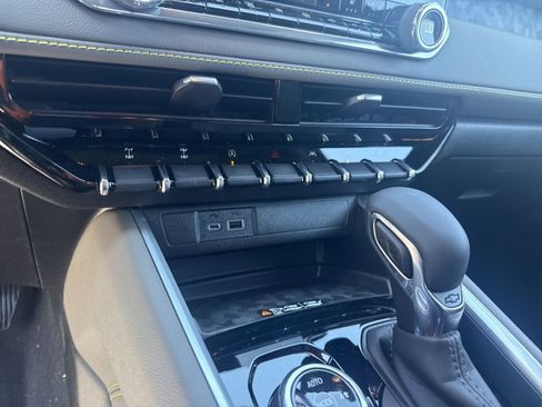 New 2026 Chevrolet Colorado ZR2 w/ Technology Package AWD/4WD image 14