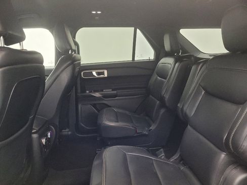 Used 2020 Ford Explorer XLT w/ Equipment Group 202A image 18