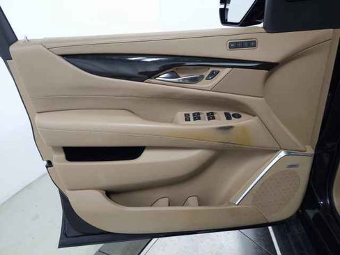 Used 2018 Cadillac Escalade ESV Platinum image 15