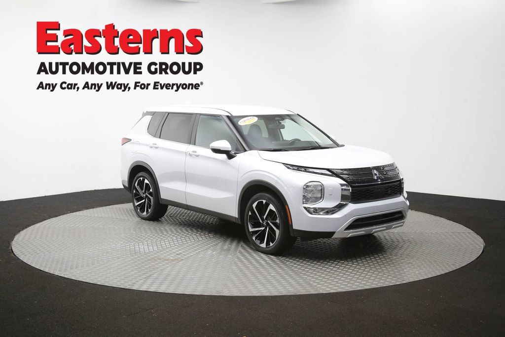 Used 2024 Mitsubishi Outlander SE AWD/4WD image 52