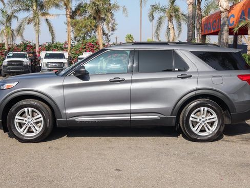 Used 2022 Ford Explorer XLT image 5
