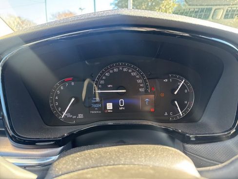 Used 2018 Cadillac XT5 Luxury w/ Driver Awareness Package image 23