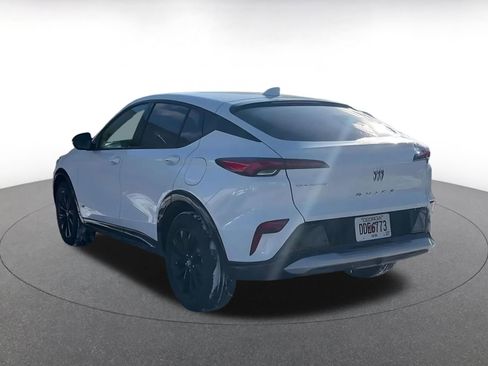 Used 2025 Buick Envista Sport Touring image 11