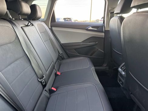 Used 2024 Volkswagen Taos SE image 9