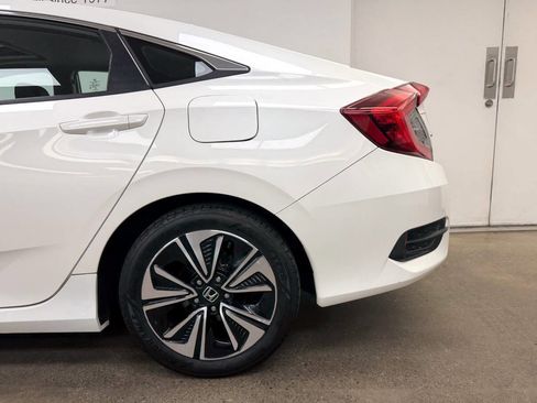 Used 2017 Honda Civic EX-L image 10
