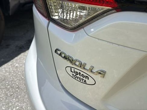 Used 2023 Toyota Corolla LE w/ LE Convenience Package image 6