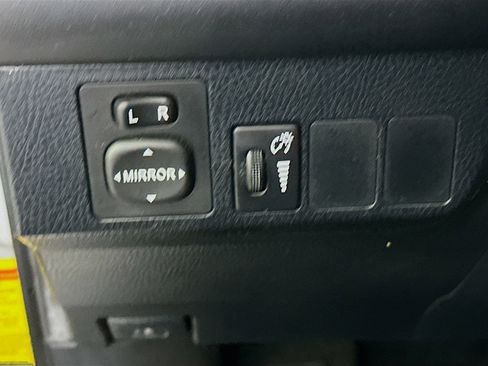 Used 2016 Toyota RAV4 XLE AWD/4WD image 16