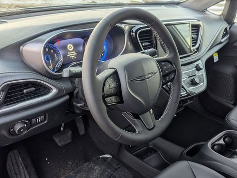 New 2026 Chrysler Pacifica Select w/ S Appearance Package FWD image 10