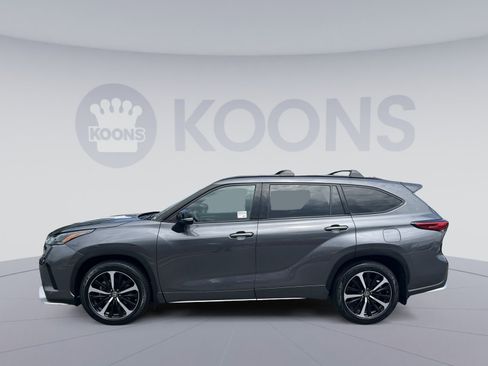 Used 2022 Toyota Highlander XSE AWD/4WD image 13