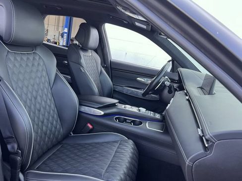 Used 2022 Genesis GV70 3.5T Sport w/ Sport Advanced Package AWD/4WD image 34