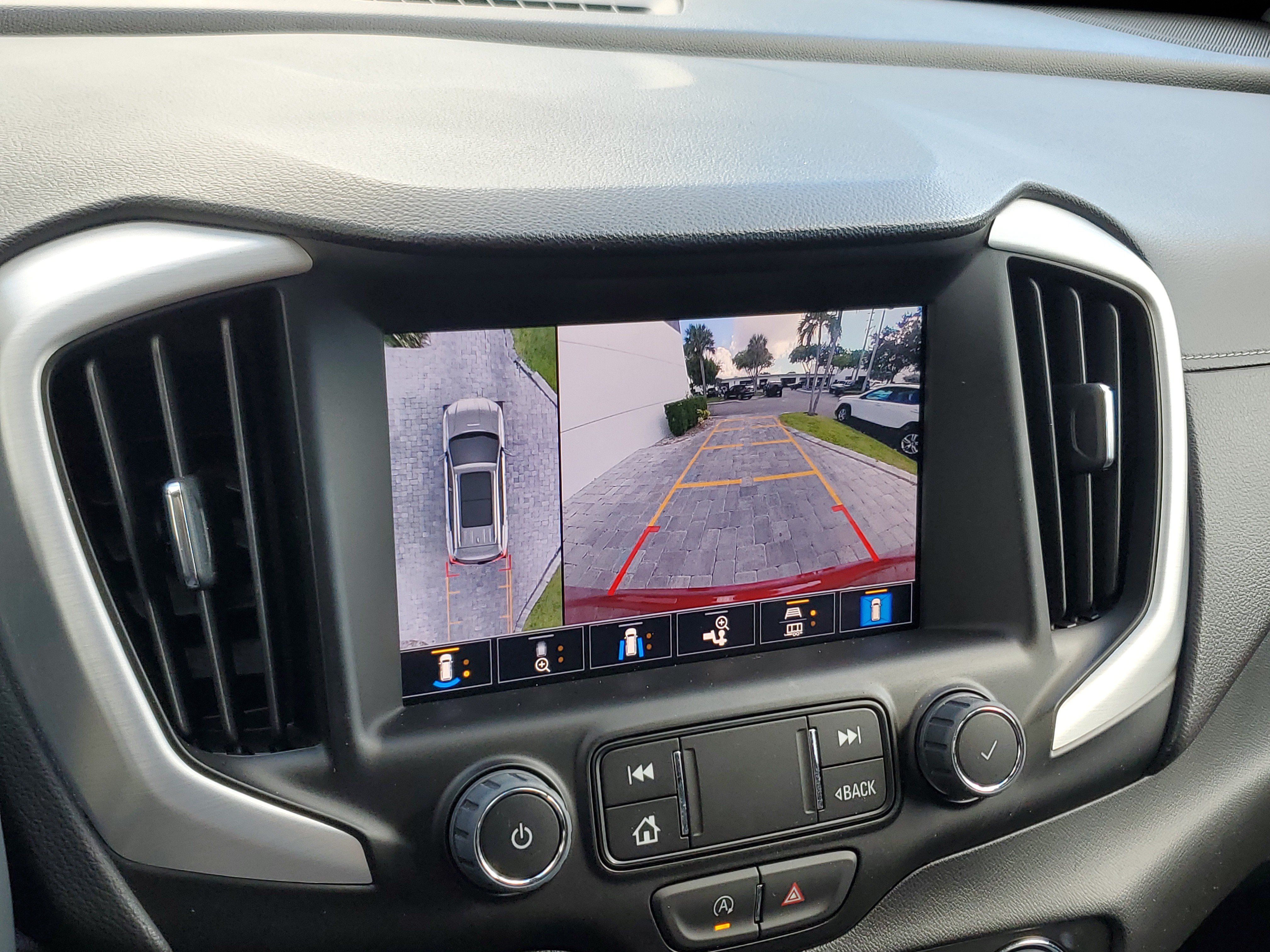 Used 2023 GMC Terrain SLT w/ Tech Package FWD image 29