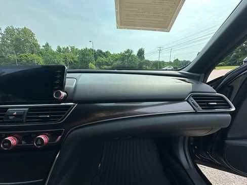 Used 2022 Honda Accord Sport image 18