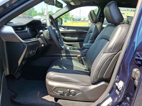 New 2026 Jeep Grand Cherokee L Limited AWD/4WD image 9