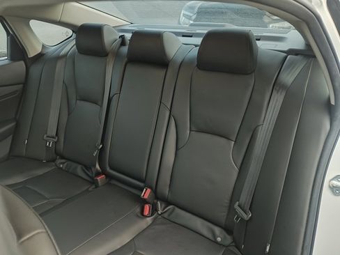 Used 2024 Honda Accord Touring image 7